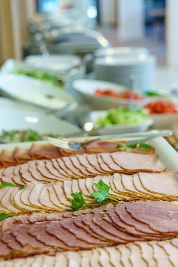 Szumy Park Hotel & Restaurant Сусець Екстер'єр фото